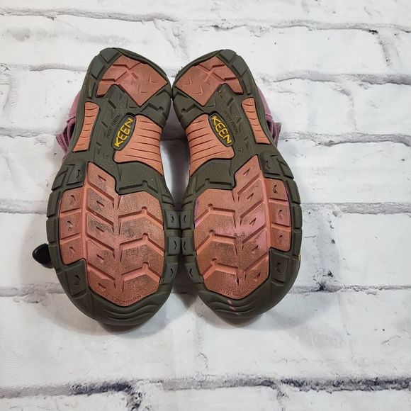 KEEN Pink Camouflage Closed Toe Hiking Waterproof Sandals Size 8 - Picture 4 of 4
